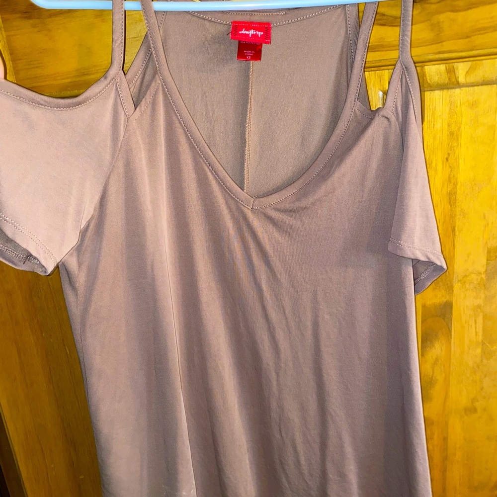 BKE red cold shoulder top XS